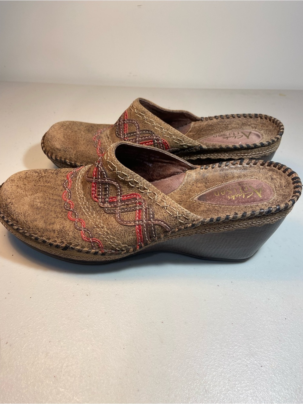 Clarks Artisan Brown Embroidered Mules / Clog Shoe’s SZ 7